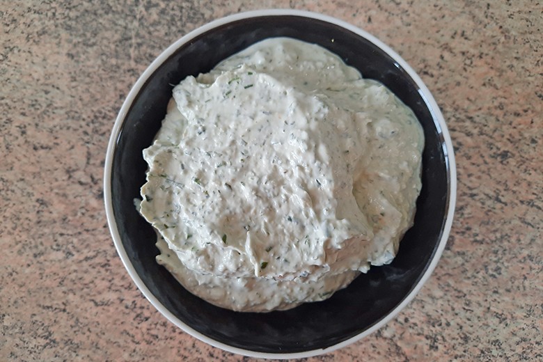 Kräuter-Knoblauch-Frischkäse aus Joghurt