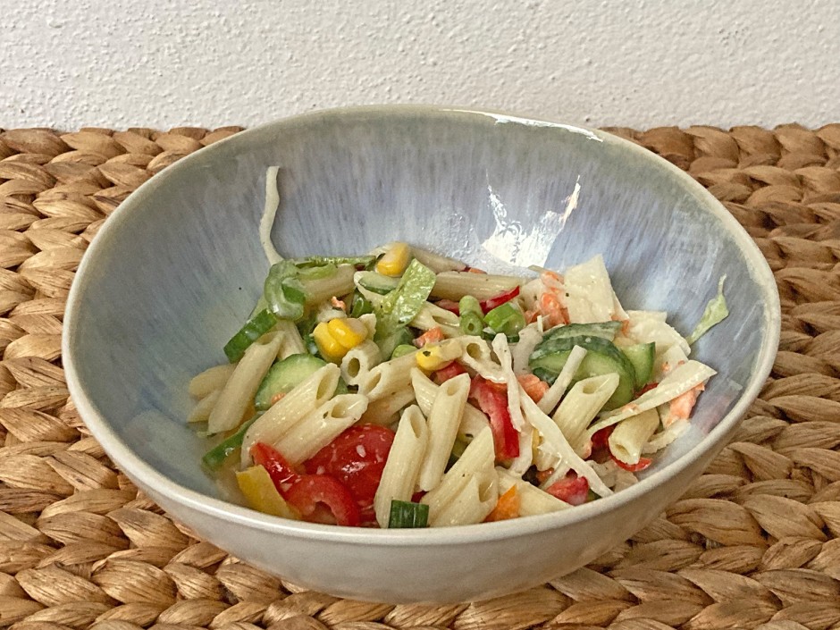 Nudel-Paprika-Weißkrautsalat