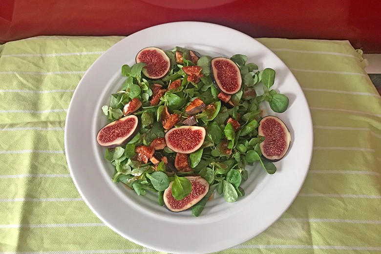 Vogerlsalat mit Feigen-Vinaigrette
