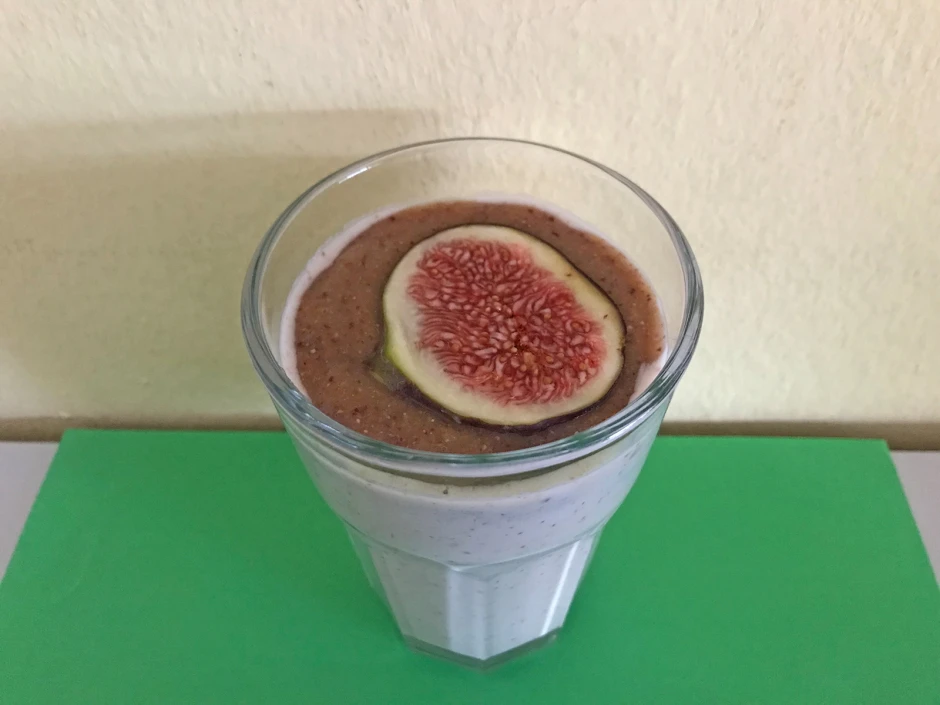 Kefir mit Feigen und Honig