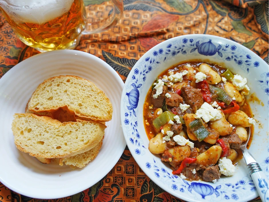 Kretische Bohnensuppe mit Zucchini und Tomaten