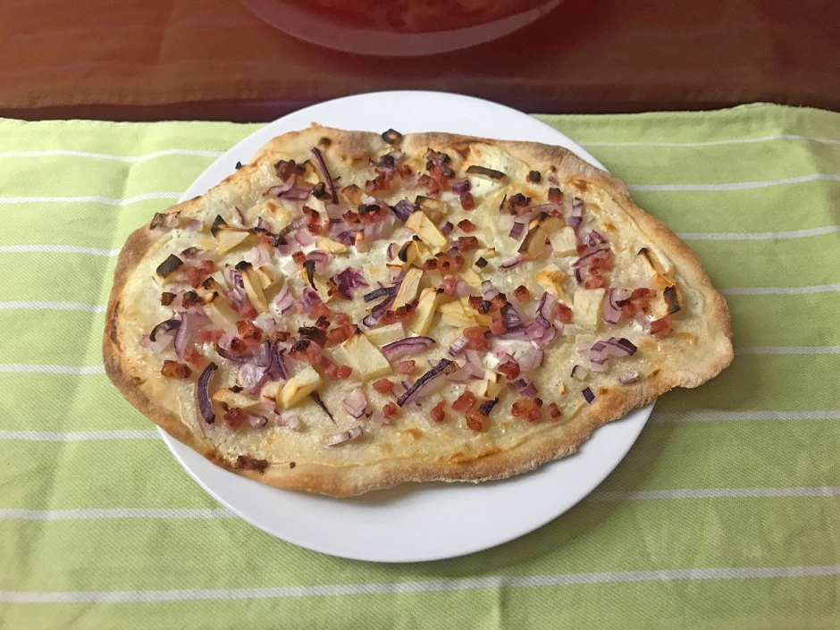Apfel-Flammkuchen
