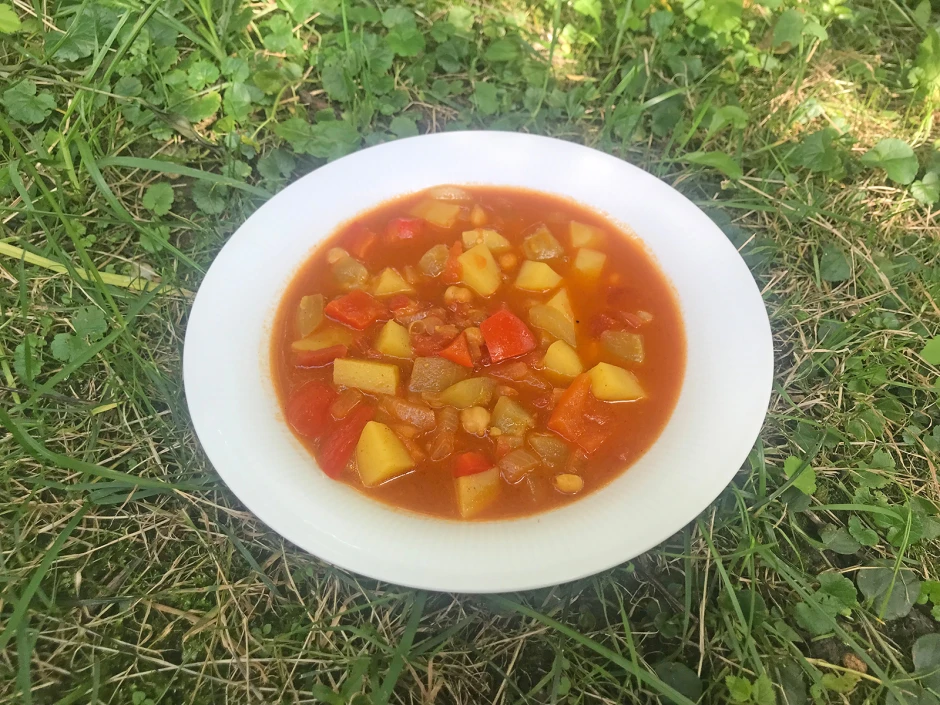 Eintopf mit Paprika und Schmorgurke
