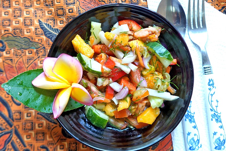 Tropischer gemischter Salat mit Mango