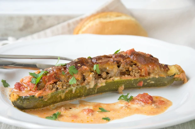 Zucchini mit zweierlei F&uuml;llung