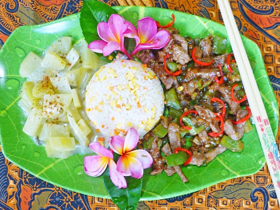 Cap Cay mit Rindfleisch, Mandarinreis und Chayote