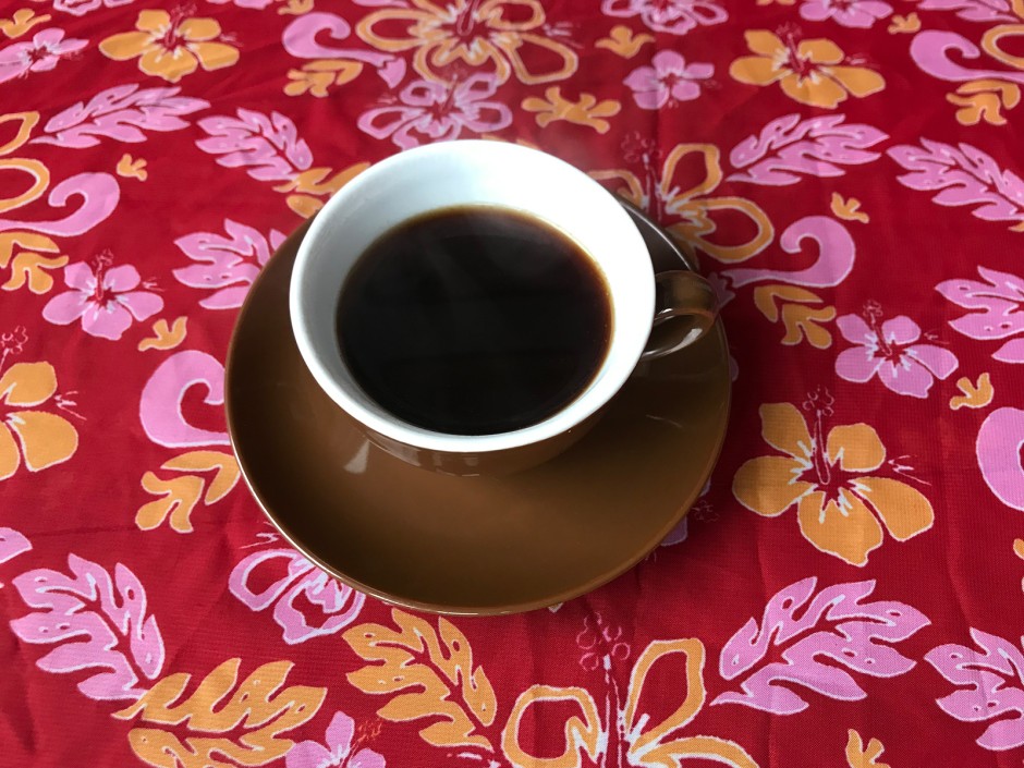 Kaffee mit Kardamom und Dattelsirup