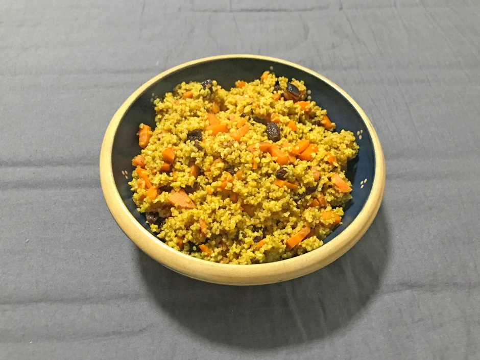 Bulgur mit Karotten und Rosinen