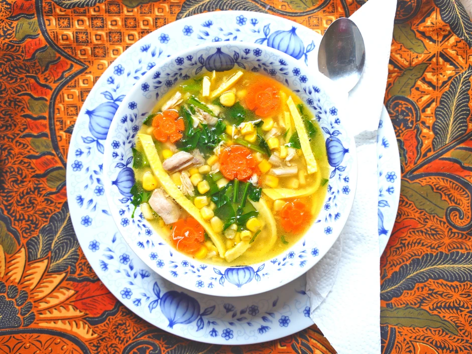 Hühnersuppe mit Mais