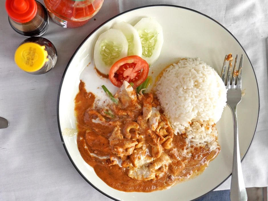 Hühnercurry mit Cashewnüsse auf Rama Art