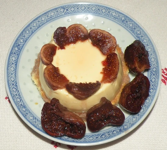 Panna cotta mit Feigen