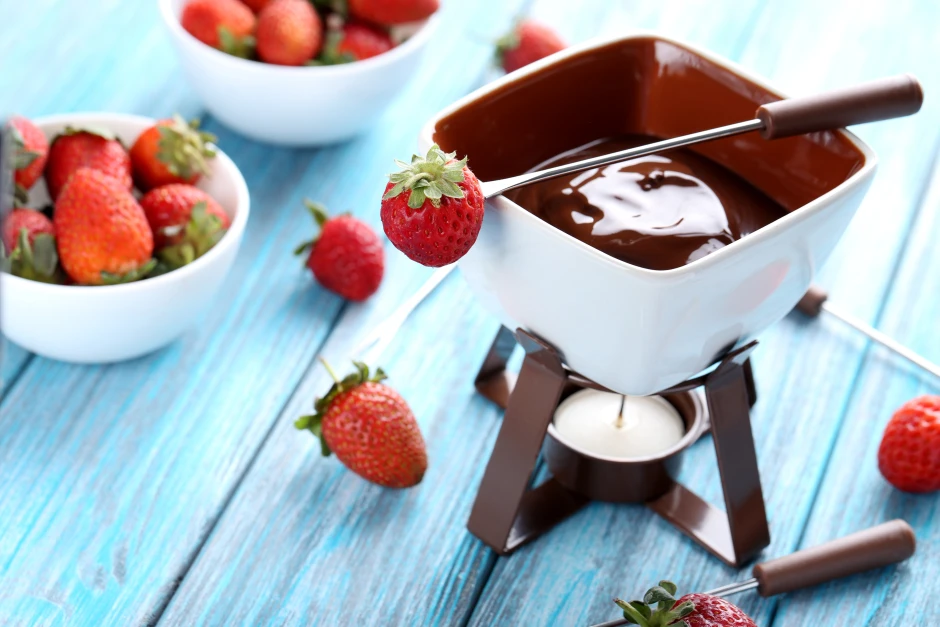 Schokoladefondue mit Erdbeeren