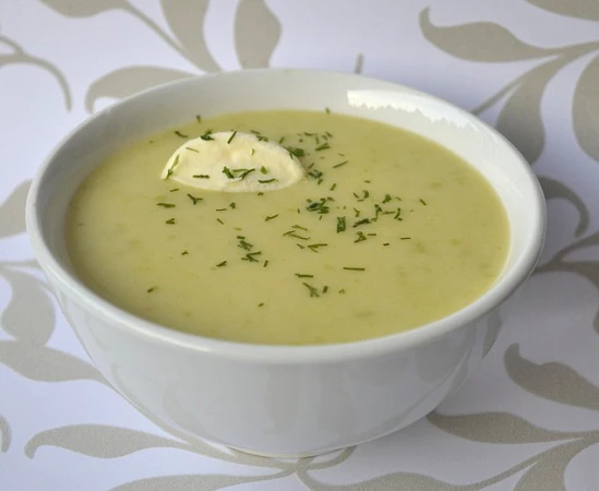 Skandinavische Erbsensuppe