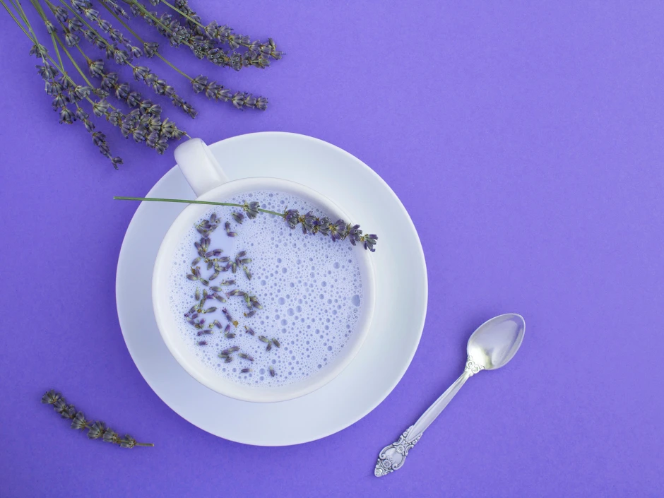 Moon Milk mit Lavendel