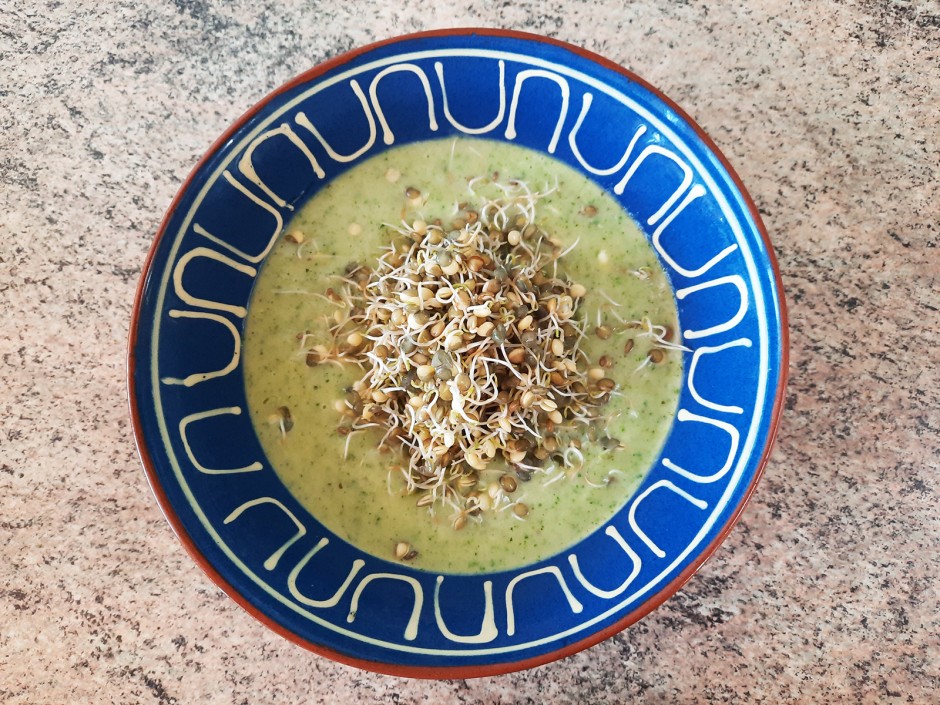 Zucchini Kartoffel Suppe mit Linsensprossen