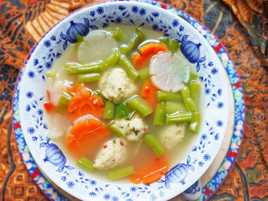 Hühnerknödelsuppe mit Gemüse