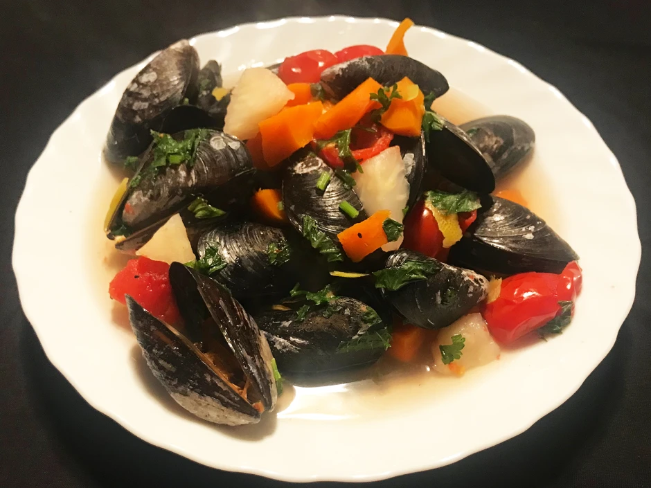 Miesmuscheln im Wein-Gem&uuml;se-Sud