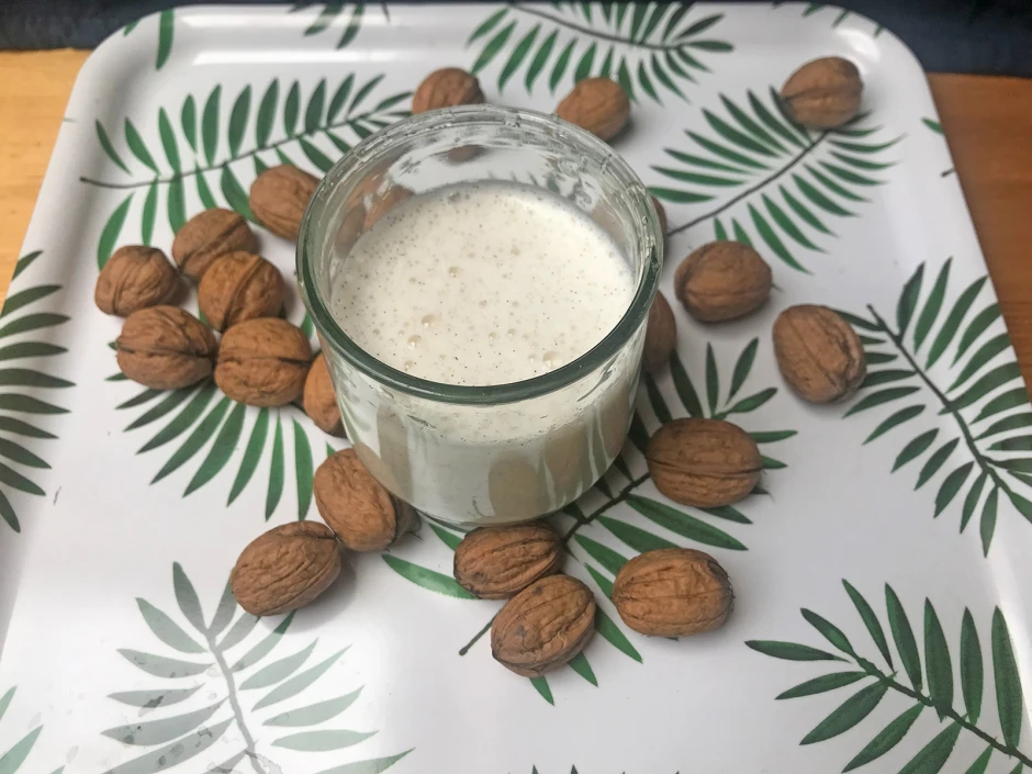 Walnuss-Bananen-Milch