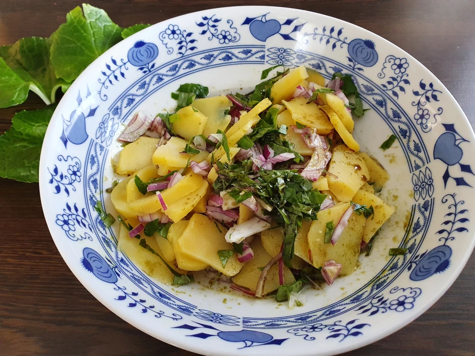 Kartoffelsalat mit Wasabi-Bl&auml;tter