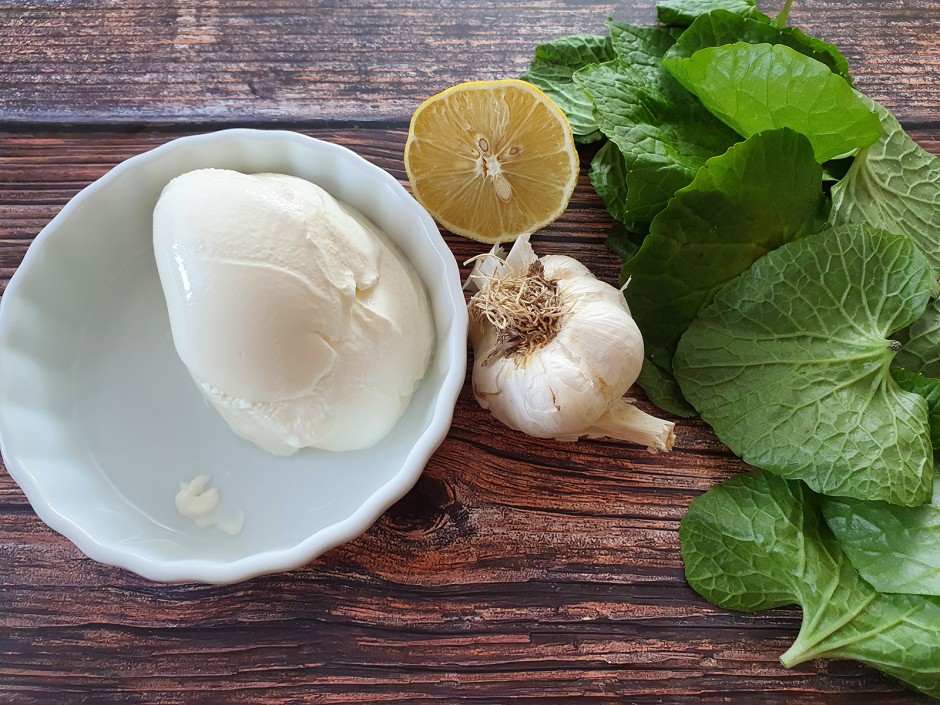 Aufstrich mit Wasabi-Blätter