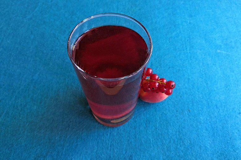 Ribiselwein-Marillengetränk