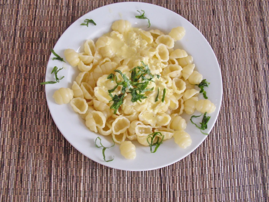 Nudeln mit Eisauce
