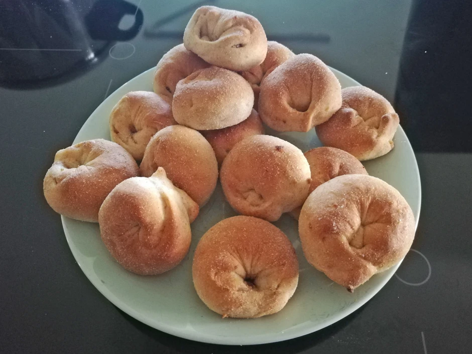 Kleines Germteiggebäck