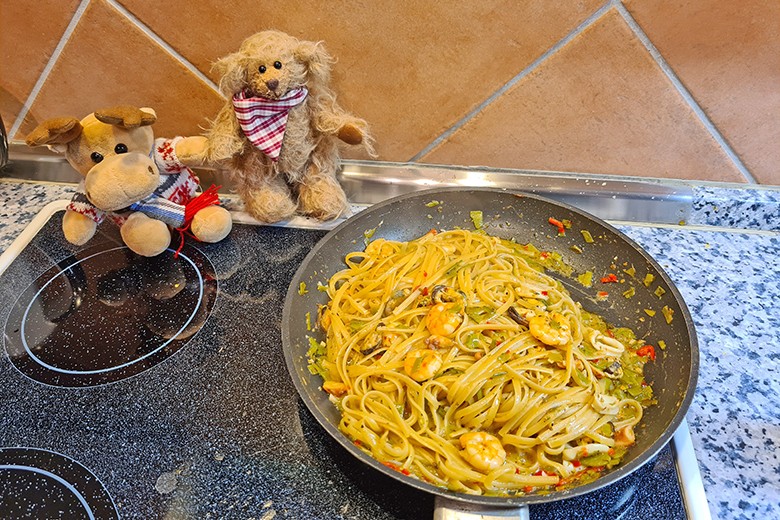 Schnelle Linguine-Meeresfrüchte-Pfanne