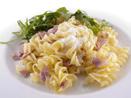 Schinken-Spiralen mit Parmesan
