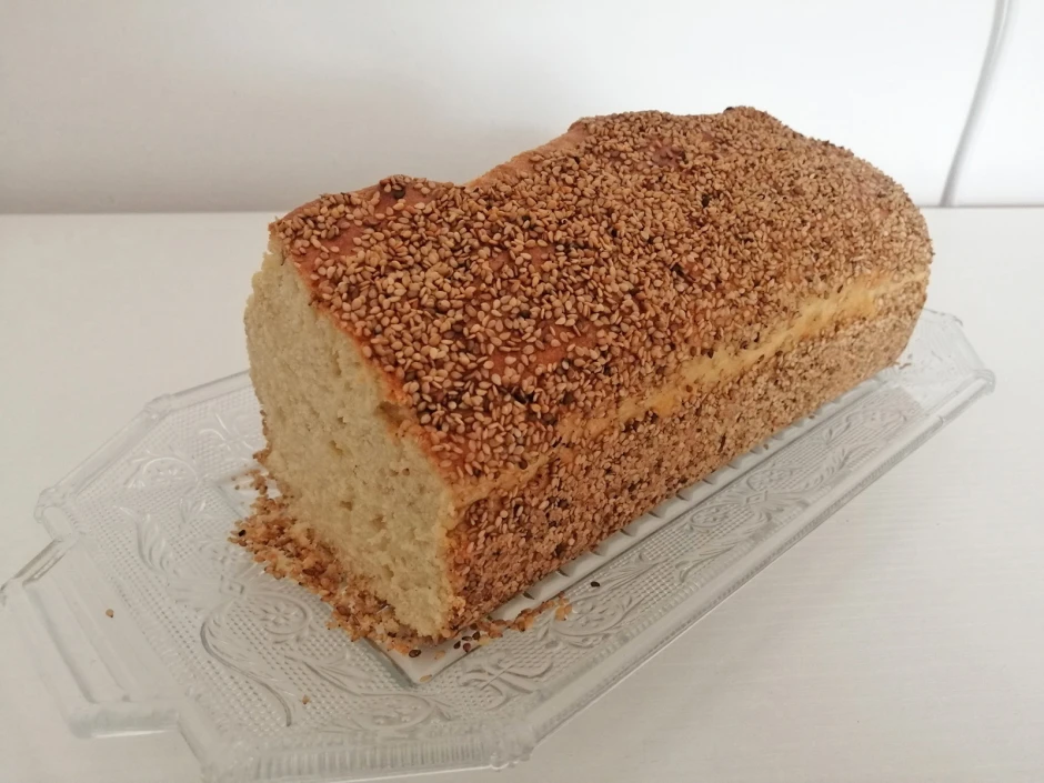 Buttermilchkuchen mit Sesam