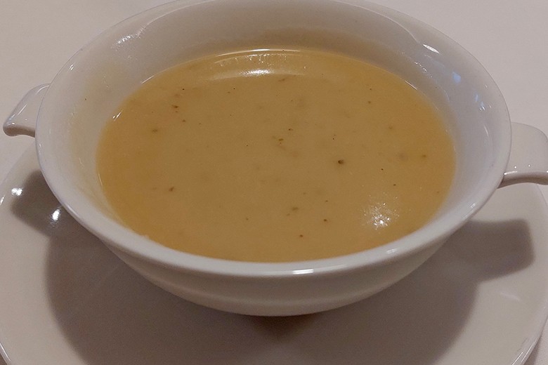 Zwiebel-Erdäpfelsuppe