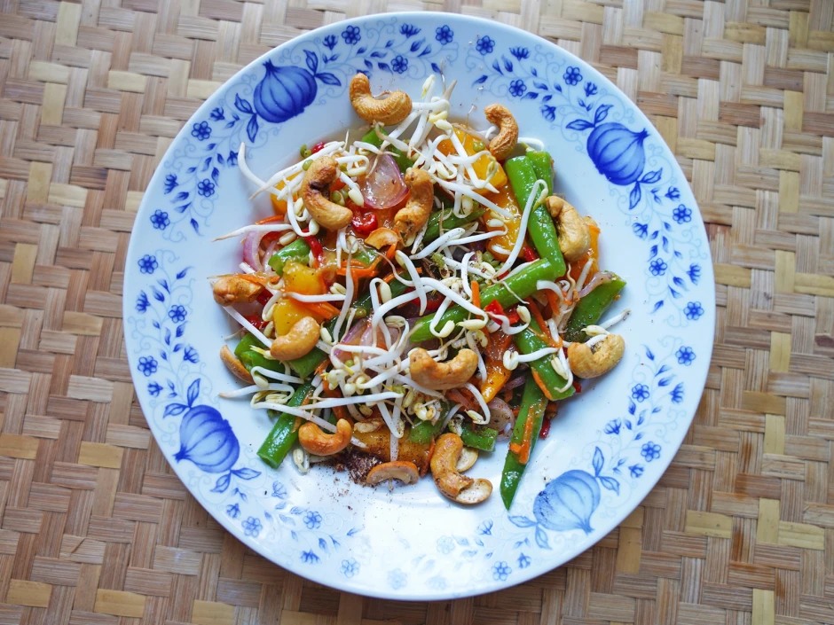 Bohnensalat mit Mango und Cashewnüssen