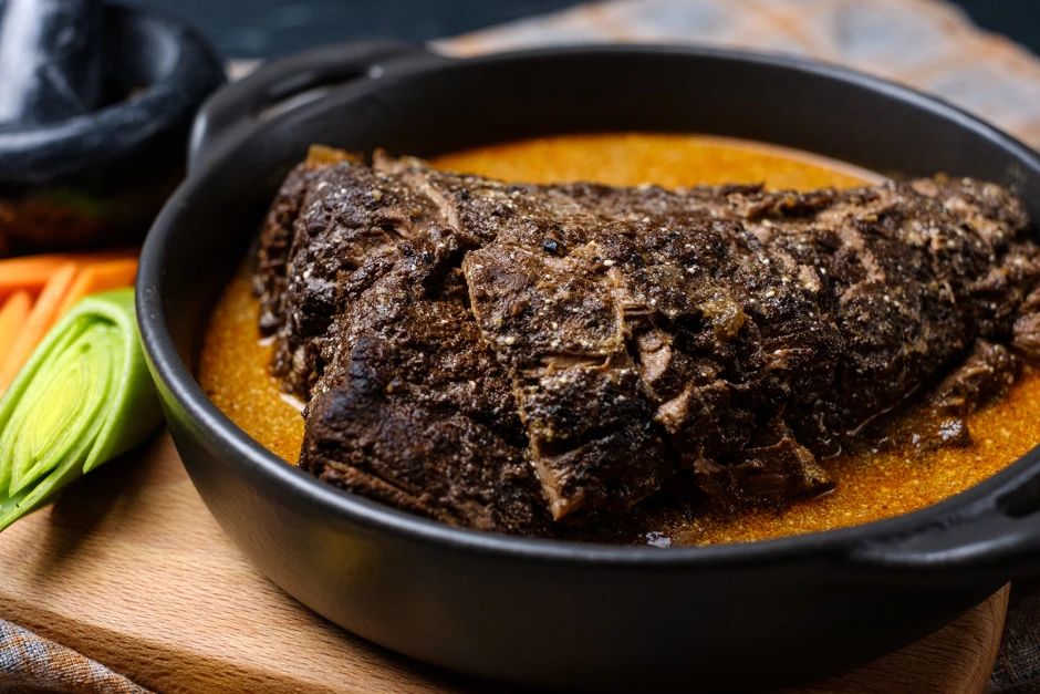 Hirschbraten in Sauce