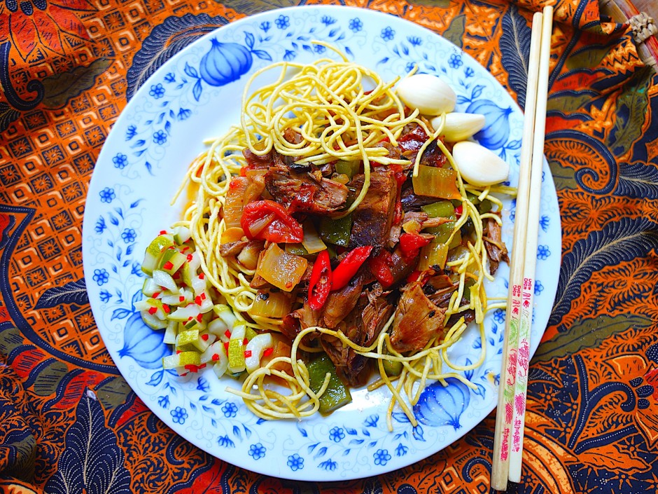 Entenfleisch mit Cap Cay und frittierten Nudeln