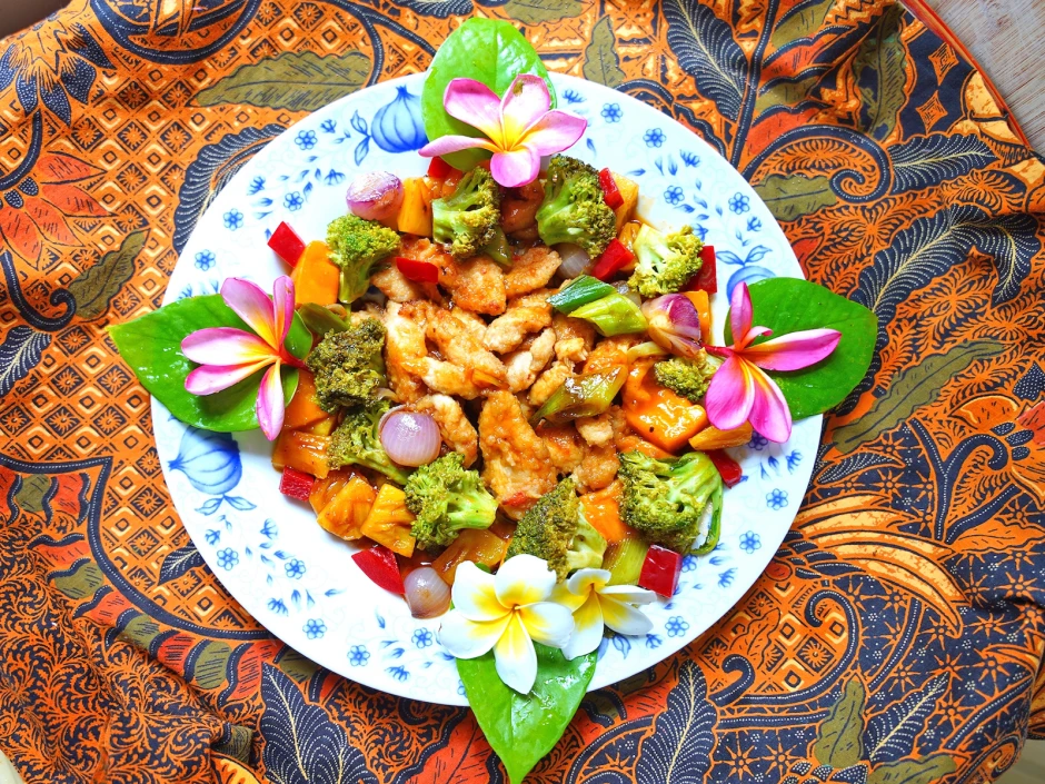 Mango- und Hähnchenstreifen mit Brokkoli