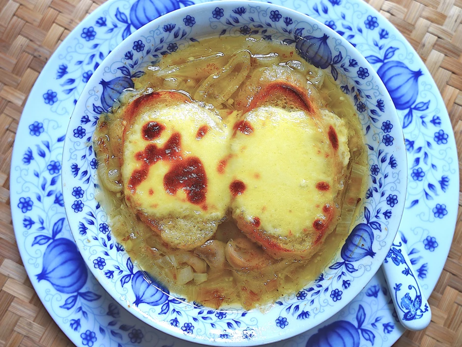 Zwiebelsuppe alla Delicio