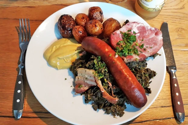 Grünkohl mit Kasseler und Kohlwurst