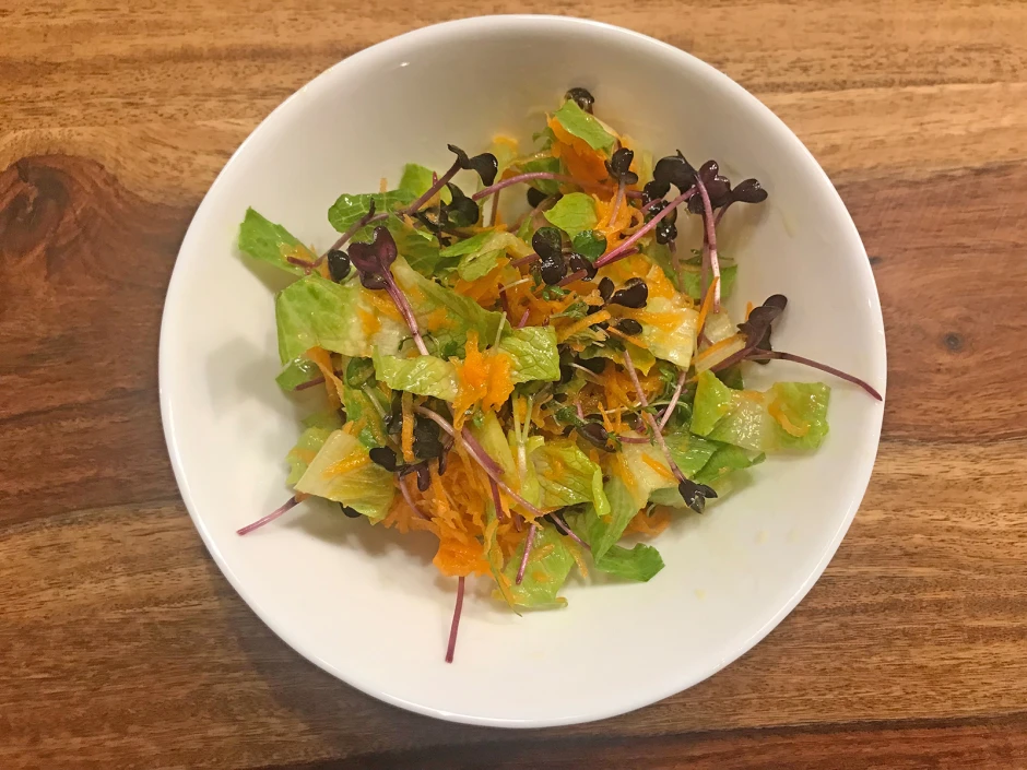 W&uuml;rziger gemischter Salat