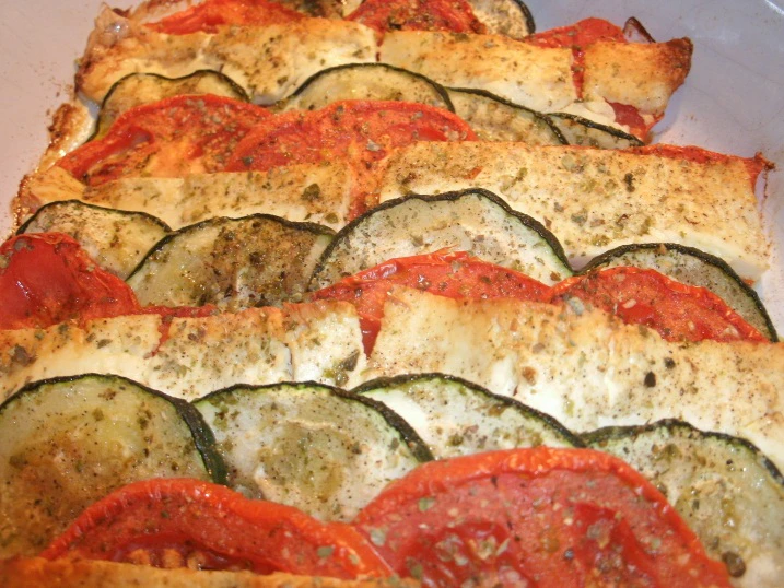 Zucchini-Tomaten Gratin mit Schafsk&auml;se