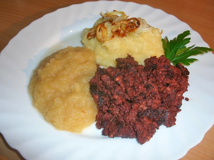 Grützwurst mit Himmel und Erde