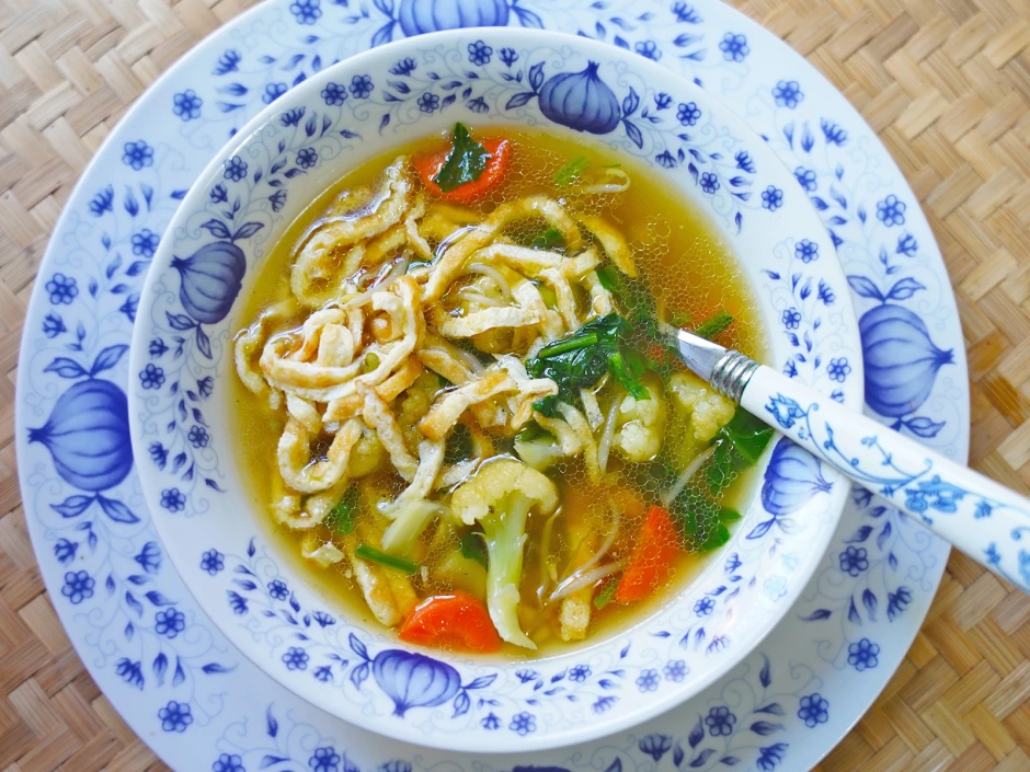 Gemüsesuppe mit Frittaten