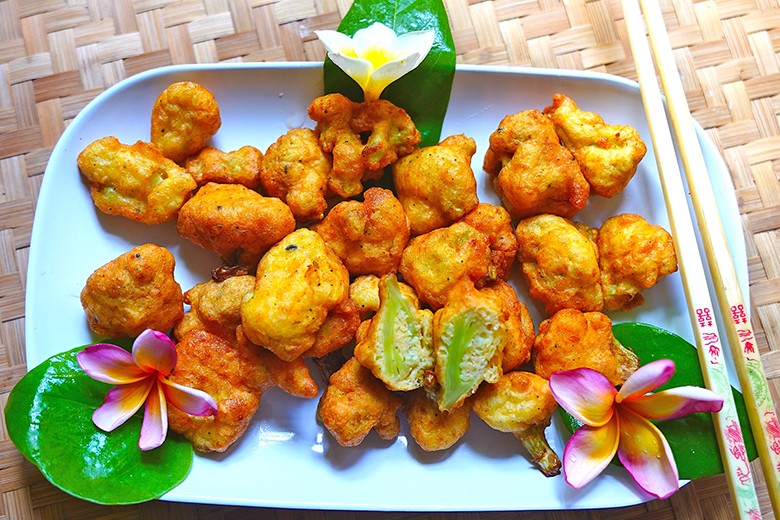 Karfiol mit Käse-Sesam-Panade