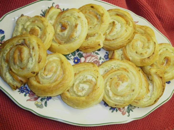 Bl&auml;tterteigschnecken mit R&auml;ucherlachs
