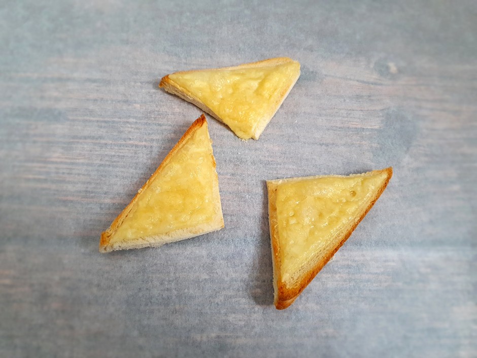 Käsetoastecken als Suppeneinlagen