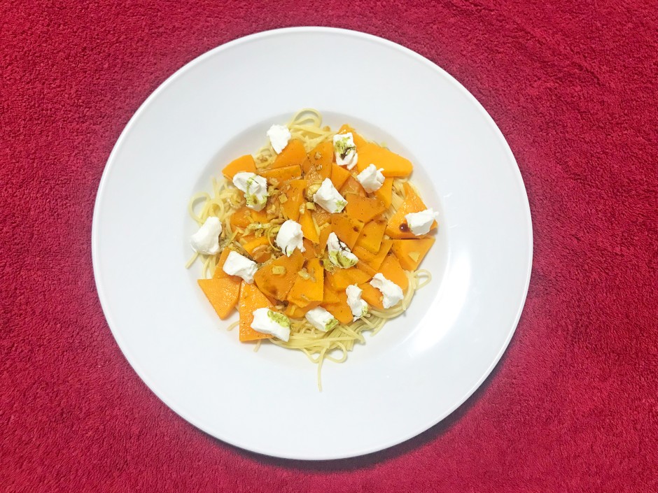 Spaghetti mit Kürbis und Ziegenfrischkäse