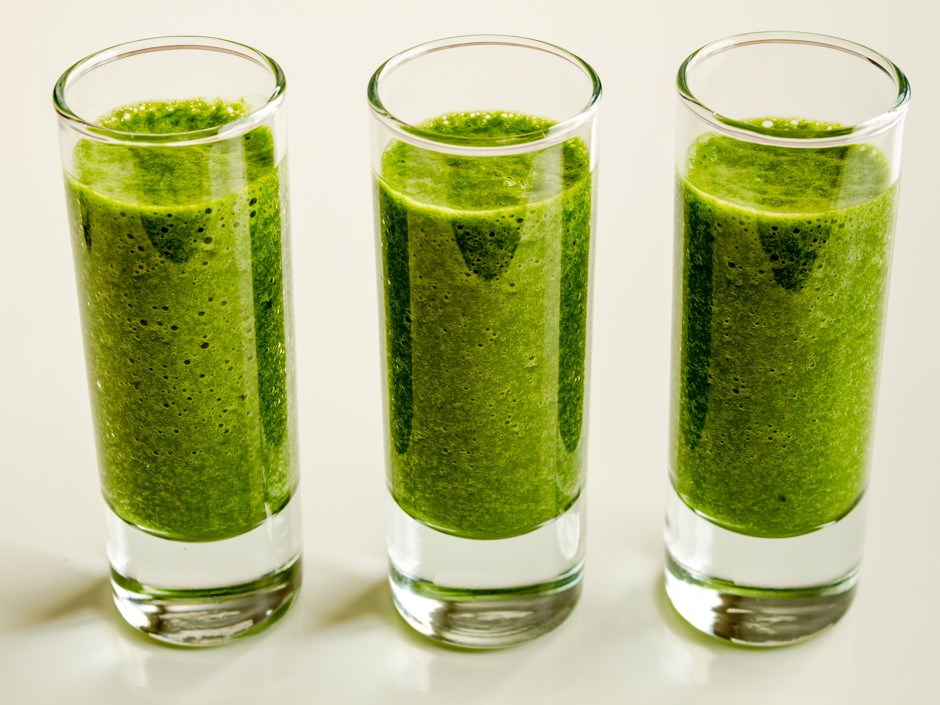 Ingwer-Shot mit Spinat und Apfel