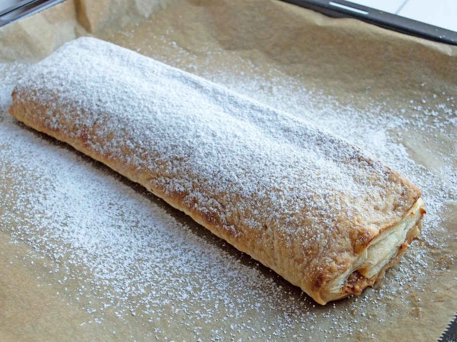Topfenstrudel mit Dinkelm&uuml;rbteig