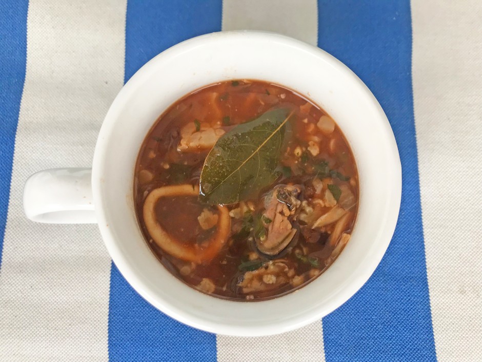 Linsensuppe mit Meeresfrüchten