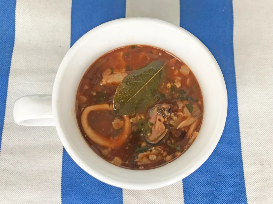 Linsensuppe mit Meeresfr&uuml;chten