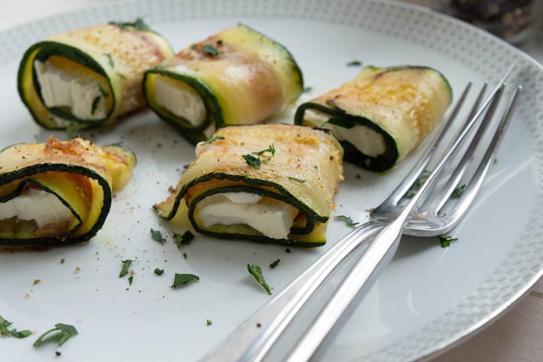 Halloumi im Bacon - Zucchini - Mantel